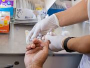 Manaus registra 1.298 novos casos de HIV em 2025 e lança campanha Dezembro Vermelho