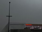 Chuva intensa atinge Manaus após dias de fumaça e calor; Defesa Civil alerta para risco de alagamentos