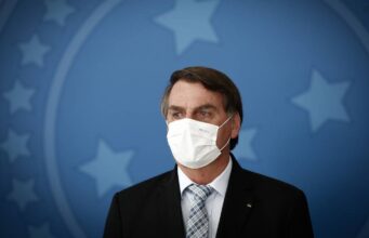 Bolsonaro sanciona lei que cria o vale-gás; entenda como vai funcionar