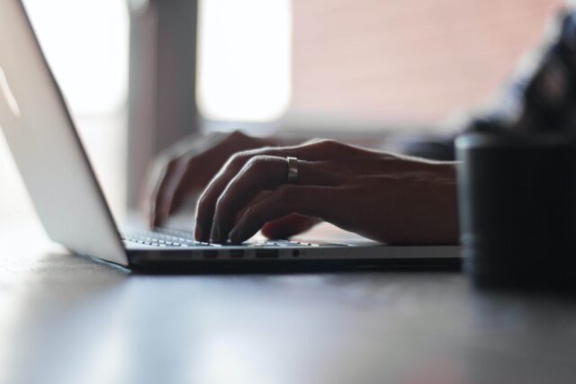 uso_computador_unsplash
