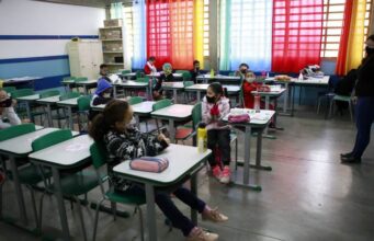Volta às aulas: preços de materiais escolares têm alta de até 1.000%