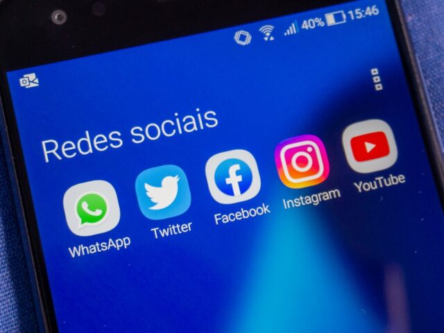 Facebook, Twitter, YouTube e Telegram são algumas das marcas envolvidas na guerra cibernética entre Rússia e Ucrânia — Foto: Alessandro Feitosa Jr/G1