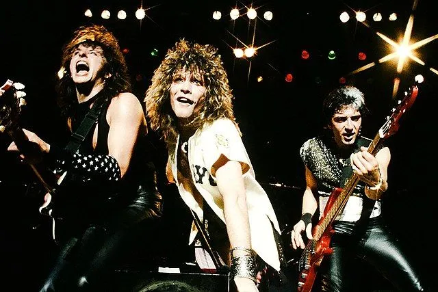 Richie_Sambora_Jon_Bon_Jovi_and_Alec_John_Such_during_a_concert_in_1986