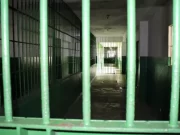 Ex-carcereiro é preso por ter fornecido armas para detentos em rebelião no Compaj em 2017