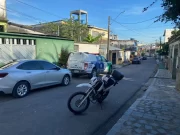 Bandidos fazem família de refém e roubam mais de R$ 300 mil e 60 armas em casa na Zona Sul de Manaus