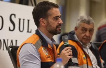 Leite pede a Lula flexibilização de regras fiscais para recontrução do RS após chuvas