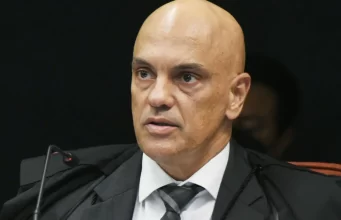 Moraes manda bloquear contas da Starlink por falta de representantes do X no Brasil