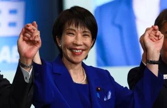 Premiê do Japão chama atenção por dormir apenas duas horas por noite