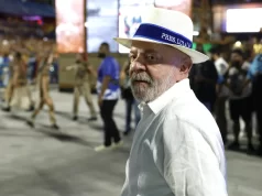 Escola que homenageou Lula é rebaixada do Grupo Especial do Rio de Janeiro