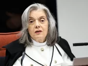 Cármen Lúcia vota para condenar Eduardo Bolsonaro por difamação