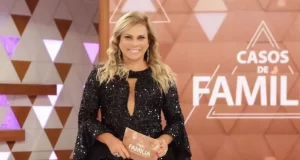Ex-apresentadora do “Casos de Família” compartilhou vídeo nas redes sociais para anunciar saída da emissora