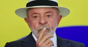 Detenção de ativista brasileiro em Israel é injustificável, diz Lula