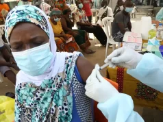 Vacina contra cepa do ebola na África pode demorar até 9 meses