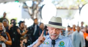 Lula diz que ‘filhos são piores que Bolsonaro’ ao associar taxação dos EUA à família do ex-presidente: ‘Traidores da pátria’