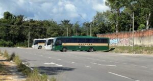 Adolescente de 13 anos morre atropelado ao descer de transporte escolar na BR-174, em Manaus