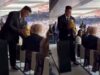 Ronaldo Fenômeno leva taça da Copa do Mundo para Trump encostar em camarote