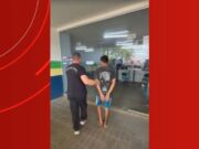 Filho é preso após segurar a própria mãe com deficiência pelo pescoço e esconder os documentos dela no AM