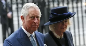 Rainha Camilla relata dificuldade em guardar segredo sobre câncer do rei