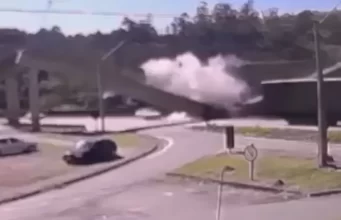 Motorista é preso em flagrante por colisão com passarela na Fernão Dias
