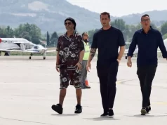 Ronaldinho retorna ao futebol profissional em time da 3ª divisão da Itália