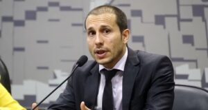 “Verdade prevalecerá”, diz número 2 da PF após afastamento de Andrei