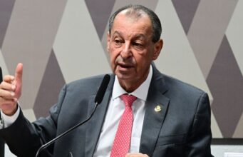 Relator da CCJ rejeita emendas da oposição que buscavam manter 6×1