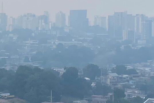 Pelo 2º dia seguido, fumaça encobre Manaus; qualidade do ar volta a atingir nível péssimo