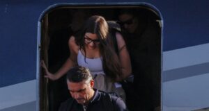 Aeronave com Flávio Bolsonaro e família pousa nos Estados Unidos