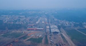 Fumaça densa volta a encobrir Manaus, que registra pior qualidade do ar do Brasil; Defesa Civil emite alerta severo