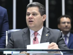 Alcolumbre defende pacificação e considera indulto a Bolsonaro e anistia